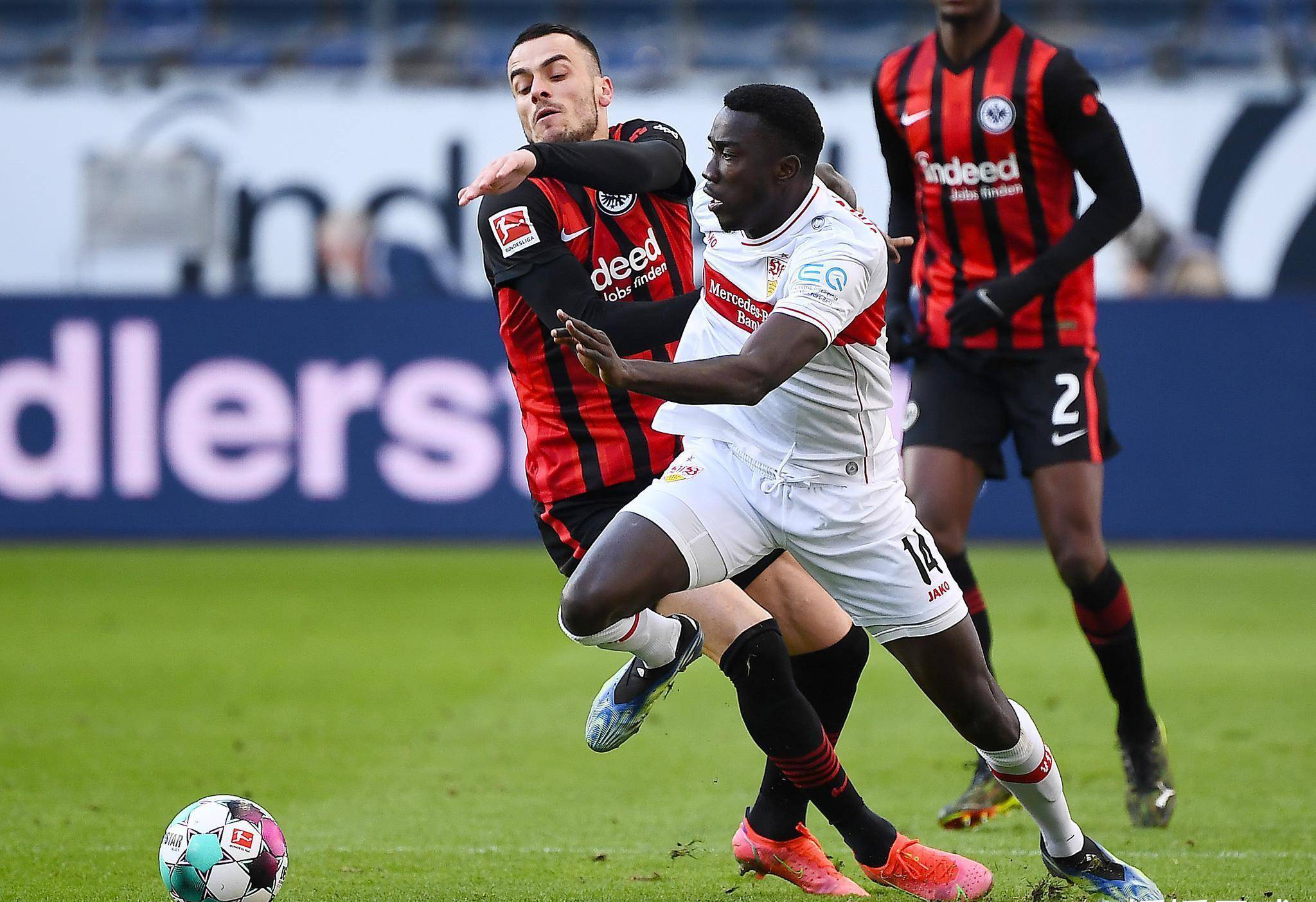 斯图加特队德甲连胜，稳定发挥取得关键胜利