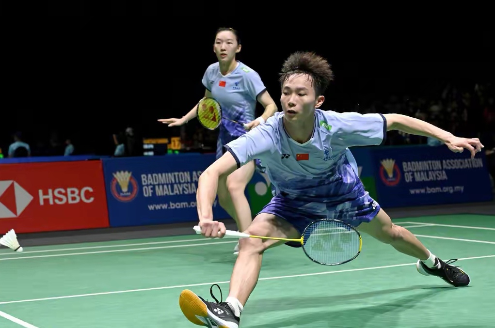 包含印度羽毛球队鏖战中国羽毛球队，安赛龙送出助攻的词条